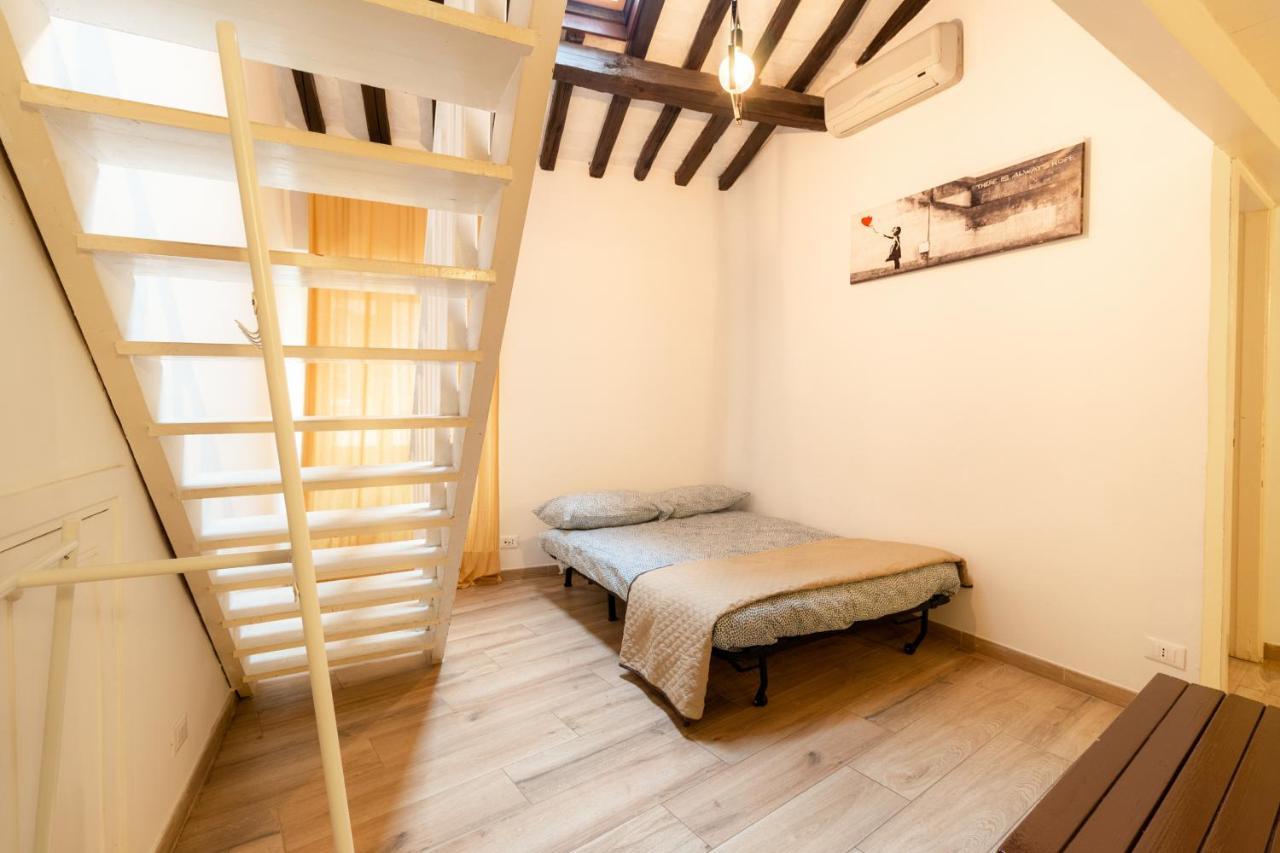 Trastevere Four Seasons Trilussa 2 Rome
